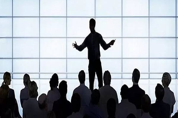 Leadership qualities in Hindi