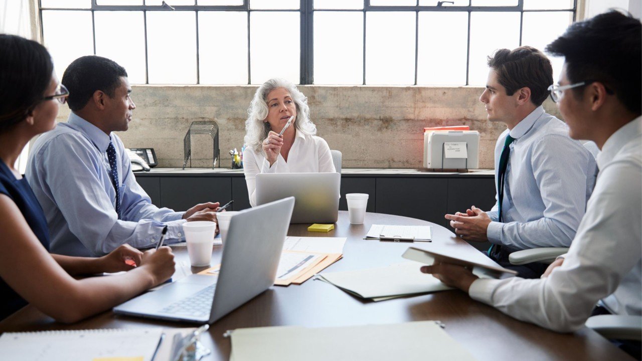 Team Ko Motivate Kaise Karein: Leadership Tips